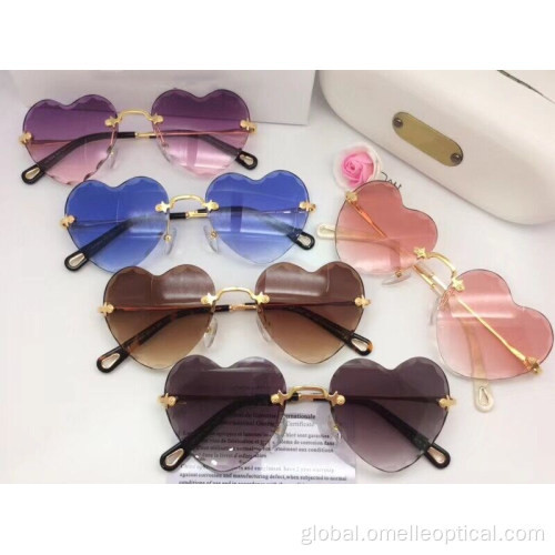 China Colorful Heart Shaped Sunglasses For Women Manufactory